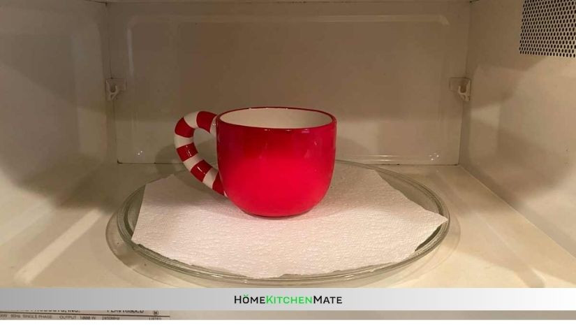 can a paper towel go in the microwave