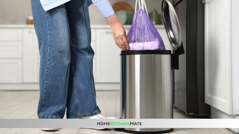 how many gallons is a standard kitchen trash can