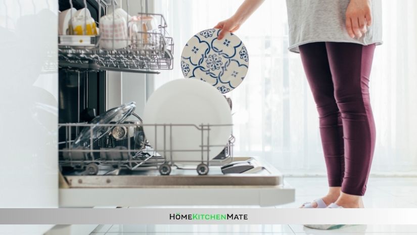 how much water does a dishwasher use per cycle