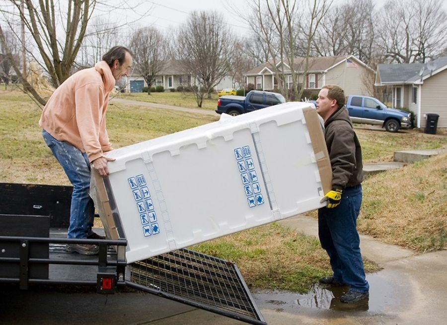 can you transport a refrigerator on its back