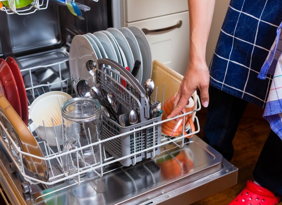 can you use dawn in the dishwasher