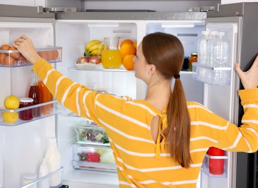 how many watts does a refrigerator take