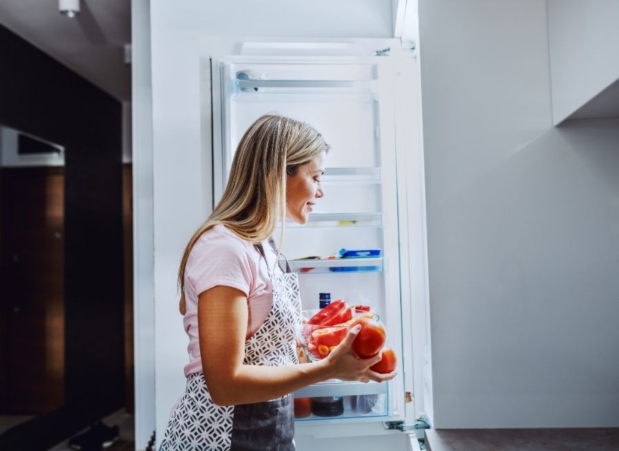 how much does a refrigerator cost to run