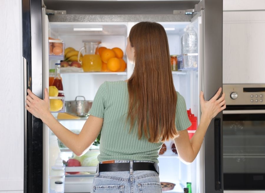 how much does a refrigerator cost to run